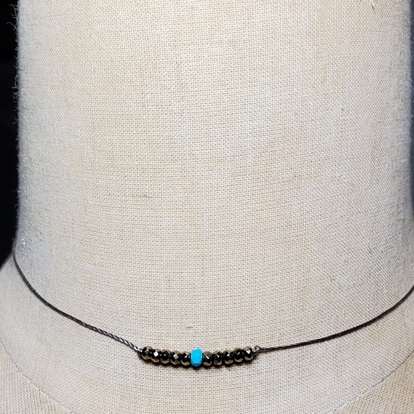 minimal turquoise necklace - Picture 3 of 8